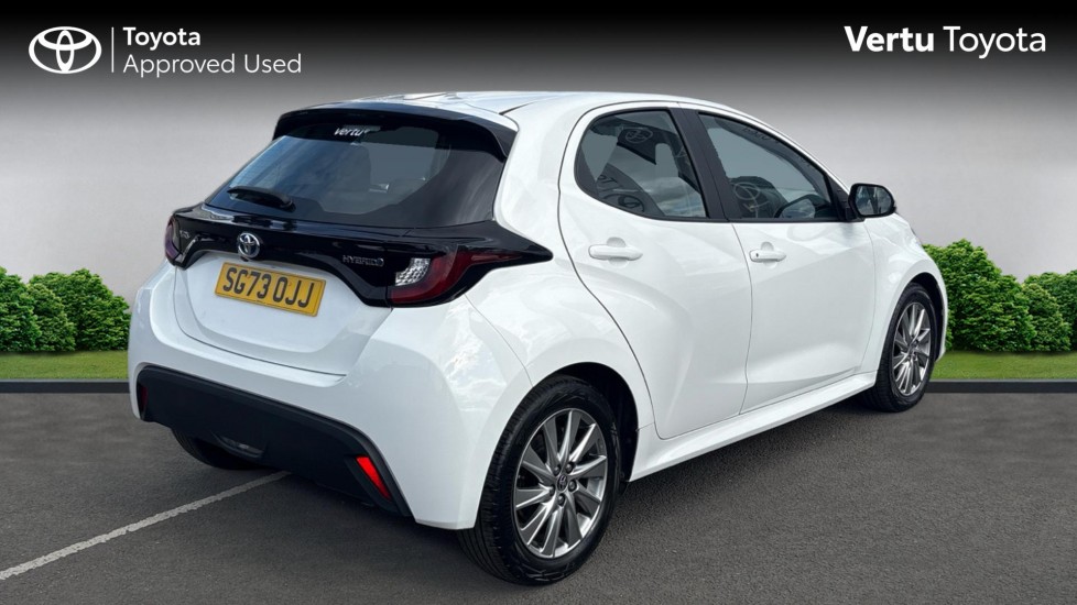 Toyota Yaris 1.5 Hybrid Icon 5dr CVT Hybrid Hatchback - Image 2