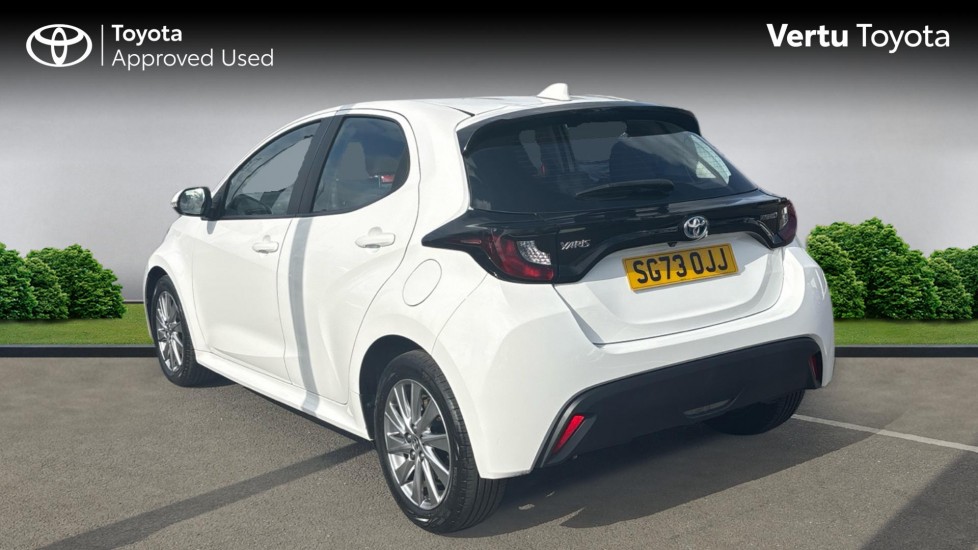 Toyota Yaris 1.5 Hybrid Icon 5dr CVT Hybrid Hatchback - Image 4