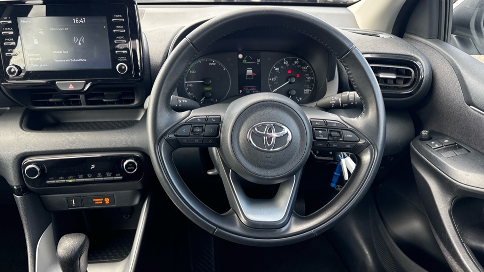 Toyota Yaris 1.5 Hybrid Icon 5dr CVT Hybrid Hatchback - Image 7