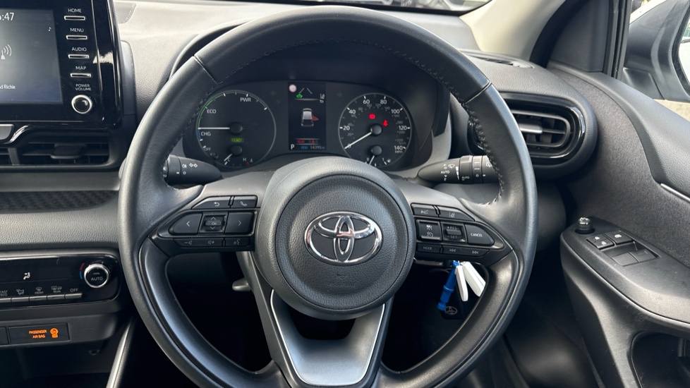 Toyota Yaris 1.5 Hybrid Icon 5dr CVT Hybrid Hatchback - Image 10