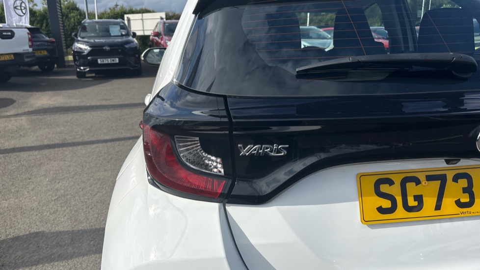 Toyota Yaris 1.5 Hybrid Icon 5dr CVT Hybrid Hatchback - Image 21