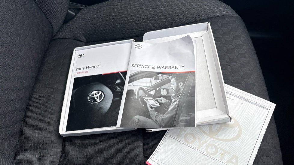 Toyota Yaris 1.5 Hybrid Icon 5dr CVT Hybrid Hatchback - Image 27