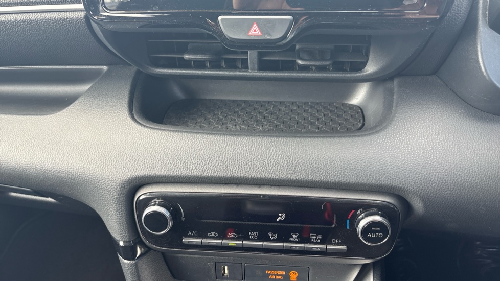 Toyota Yaris 1.5 Hybrid Icon 5dr CVT Hybrid Hatchback - Image 31