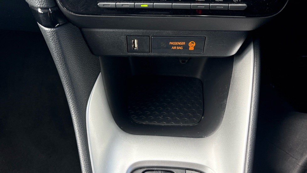 Toyota Yaris 1.5 Hybrid Icon 5dr CVT Hybrid Hatchback - Image 32