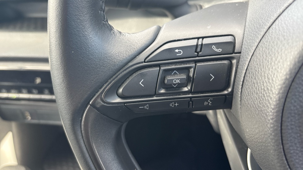 Toyota Yaris 1.5 Hybrid Icon 5dr CVT Hybrid Hatchback - Image 39
