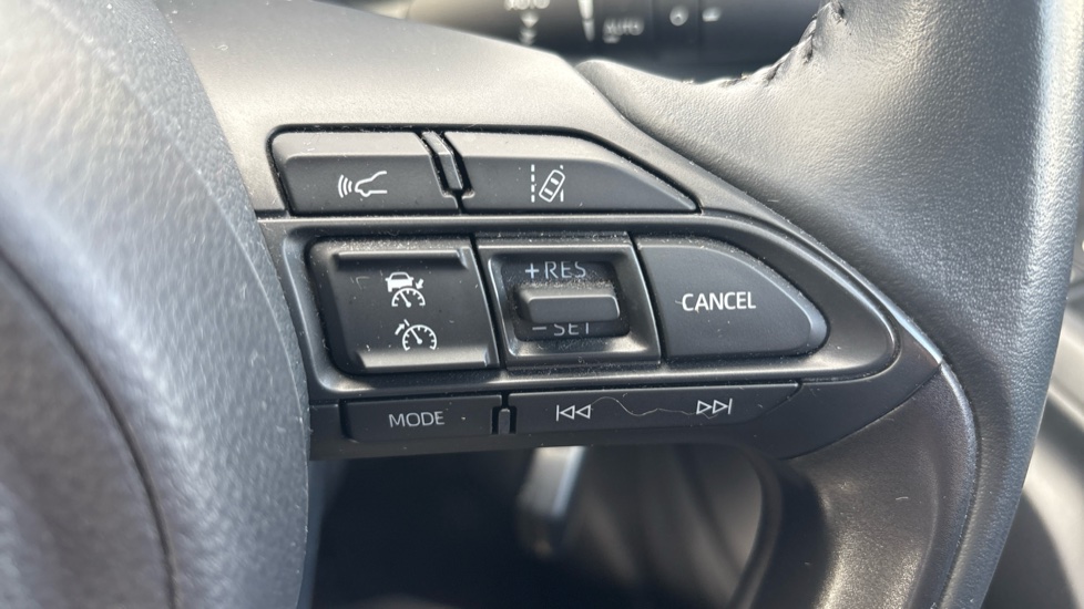 Toyota Yaris 1.5 Hybrid Icon 5dr CVT Hybrid Hatchback - Image 41