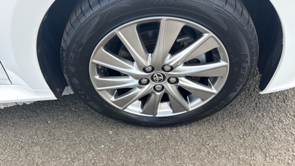 Toyota Yaris 1.5 Hybrid Icon 5dr CVT Hybrid Hatchback - Image 46
