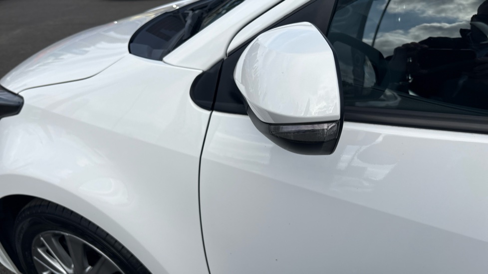 Toyota Yaris 1.5 Hybrid Icon 5dr CVT Hybrid Hatchback - Image 48
