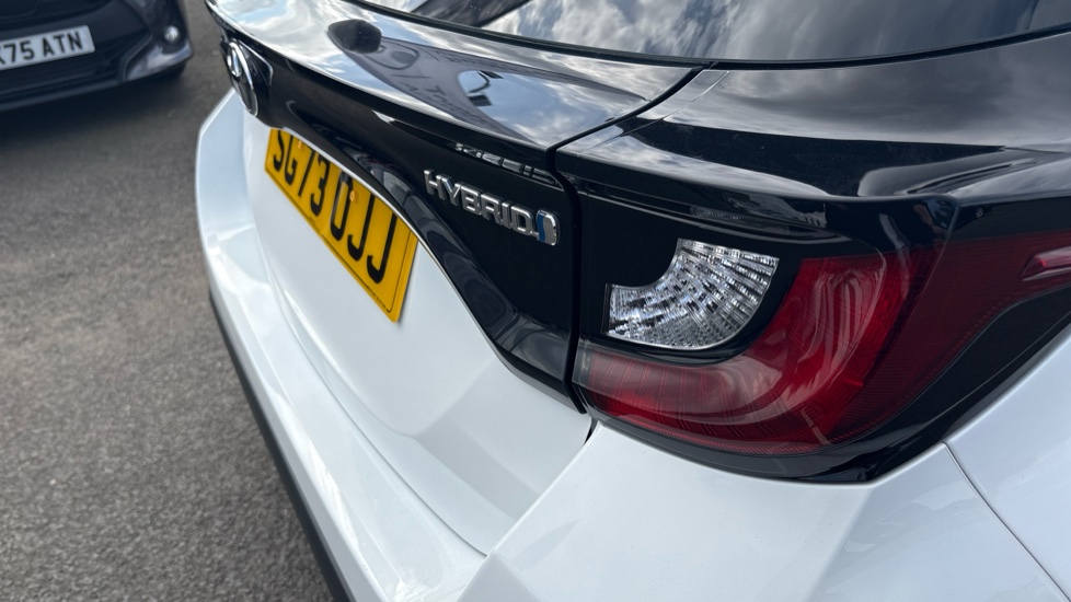 Toyota Yaris 1.5 Hybrid Icon 5dr CVT Hybrid Hatchback - Image 50