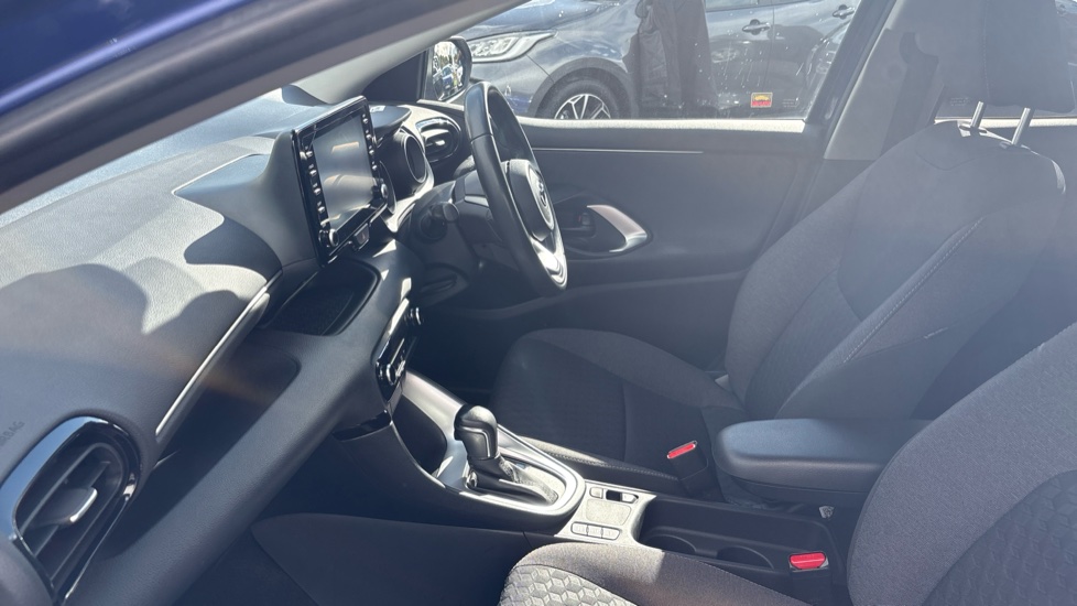 Toyota Yaris 1.5 Hybrid Design 5dr CVT Hybrid Hatchback - Image 5