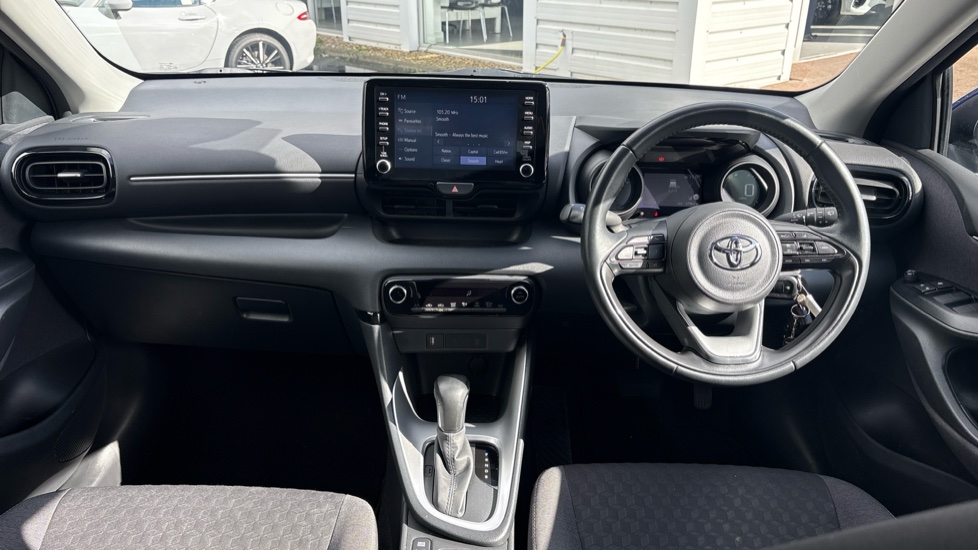 Toyota Yaris 1.5 Hybrid Design 5dr CVT Hybrid Hatchback - Image 6