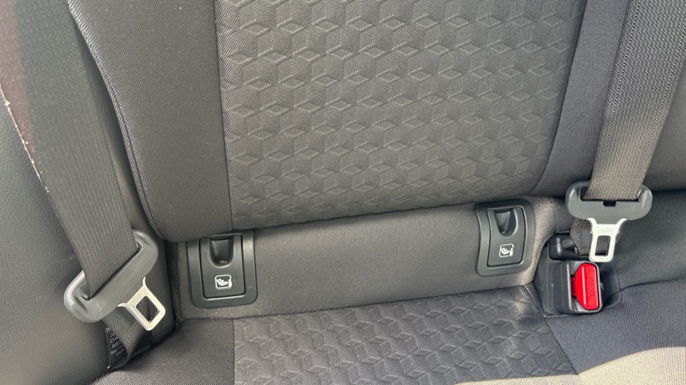 Toyota Yaris 1.5 Hybrid Design 5dr CVT Hybrid Hatchback - Image 14