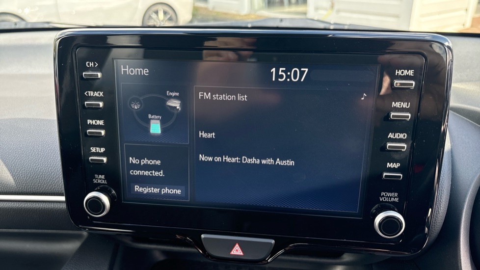 Toyota Yaris 1.5 Hybrid Design 5dr CVT Hybrid Hatchback - Image 29