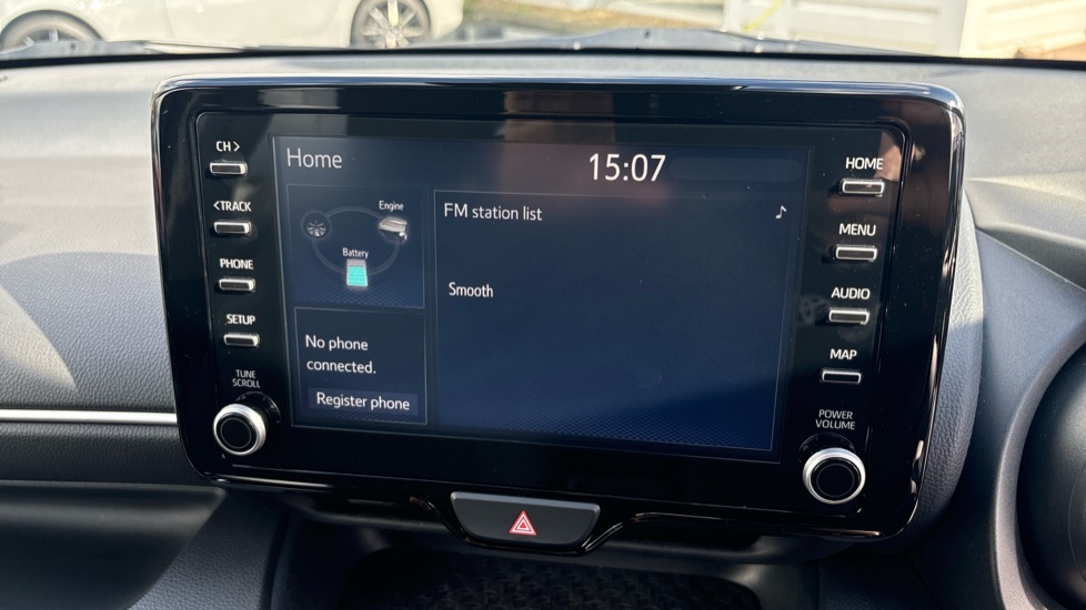Toyota Yaris 1.5 Hybrid Design 5dr CVT Hybrid Hatchback - Image 30