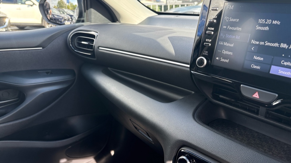 Toyota Yaris 1.5 Hybrid Design 5dr CVT Hybrid Hatchback - Image 40