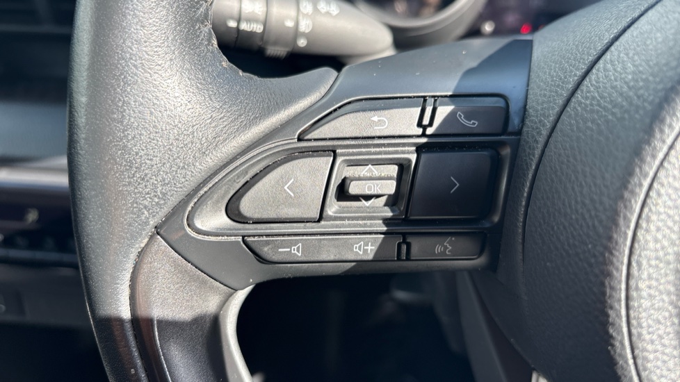 Toyota Yaris 1.5 Hybrid Design 5dr CVT Hybrid Hatchback - Image 41