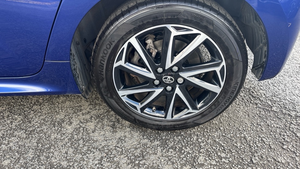 Toyota Yaris 1.5 Hybrid Design 5dr CVT Hybrid Hatchback - Image 51