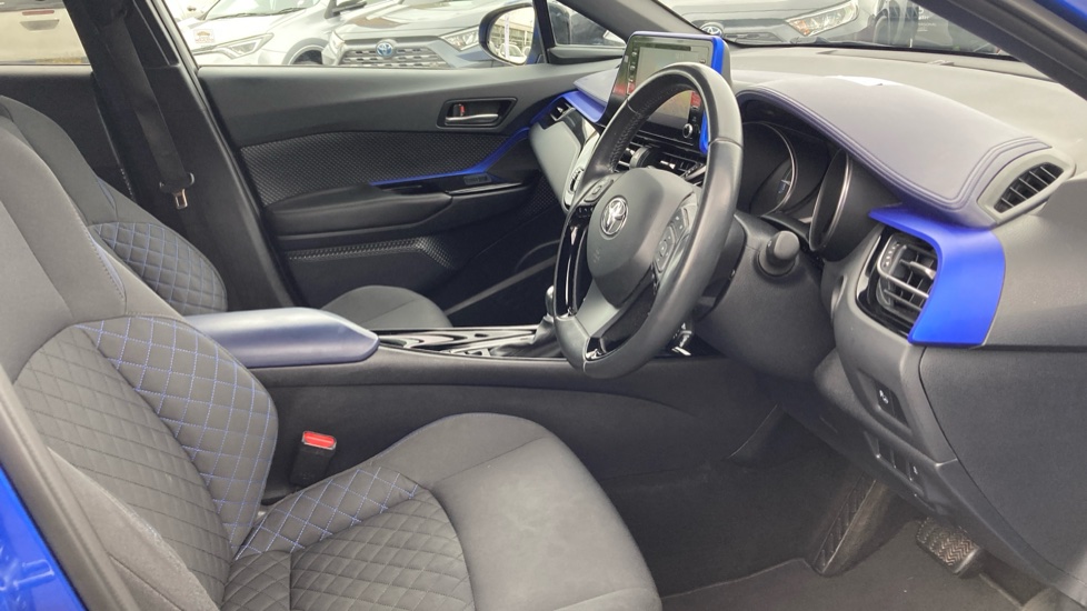 Toyota C-HR 1.8 Hybrid Dynamic 5dr CVT Hybrid Hatchback - Image 12