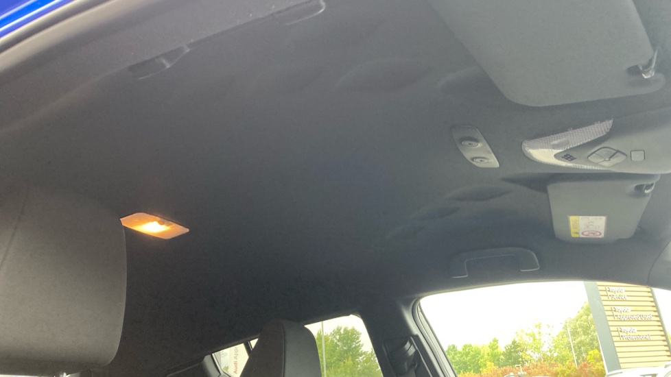 Toyota C-HR 1.8 Hybrid Dynamic 5dr CVT Hybrid Hatchback - Image 19