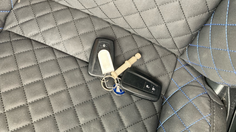Toyota C-HR 1.8 Hybrid Dynamic 5dr CVT Hybrid Hatchback - Image 28