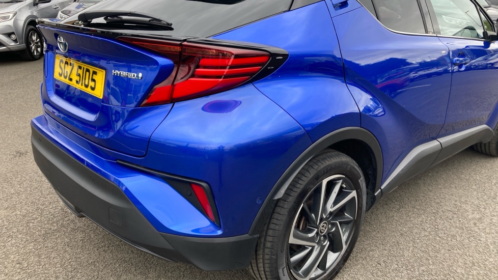 Toyota C-HR 1.8 Hybrid Dynamic 5dr CVT Hybrid Hatchback - Image 33