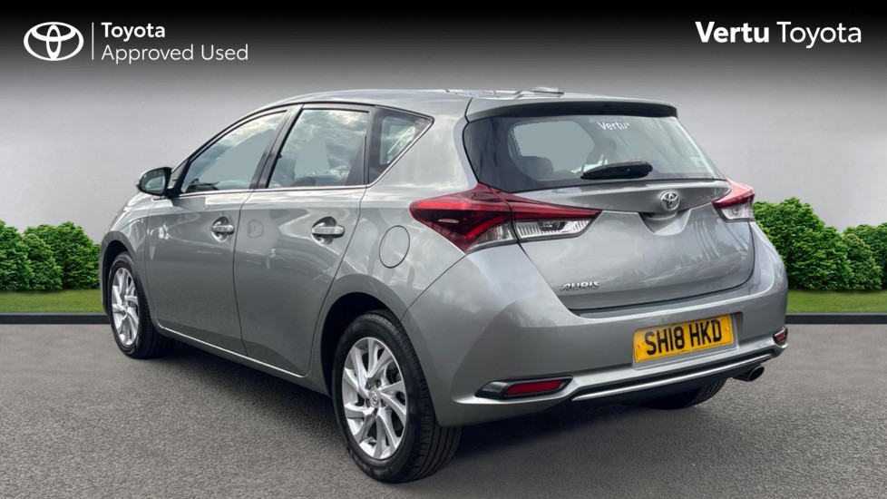 Toyota Auris 1.2T Icon Tech TSS 5dr Petrol Hatchback - Image 4