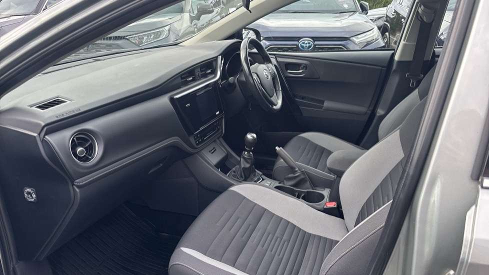 Toyota Auris 1.2T Icon Tech TSS 5dr Petrol Hatchback - Image 5