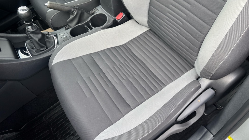 Toyota Auris 1.2T Icon Tech TSS 5dr Petrol Hatchback - Image 17