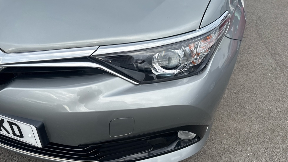 Toyota Auris 1.2T Icon Tech TSS 5dr Petrol Hatchback - Image 20