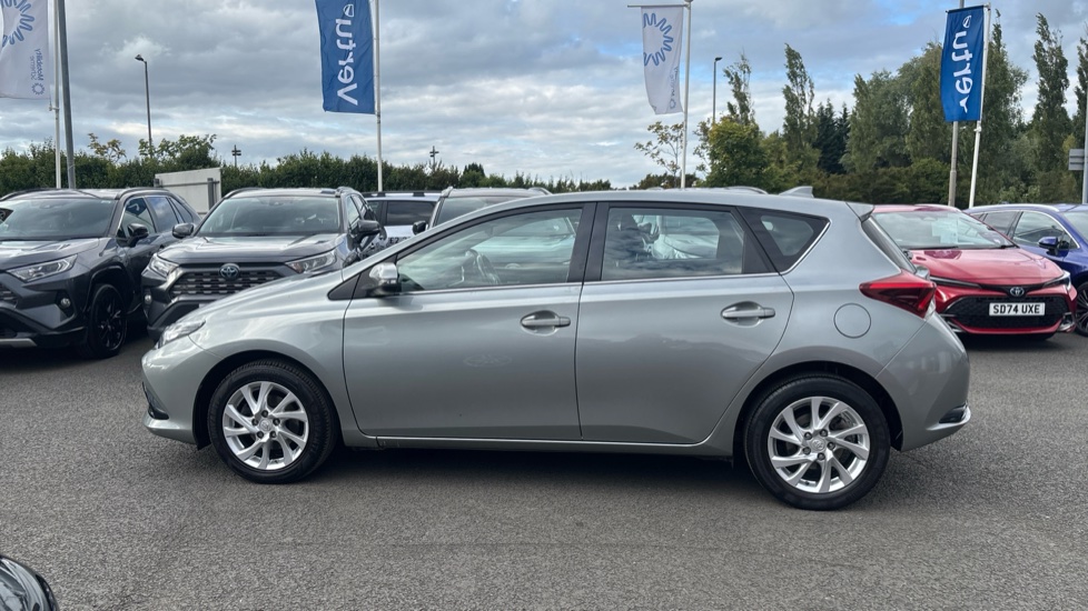 Toyota Auris 1.2T Icon Tech TSS 5dr Petrol Hatchback - Image 24