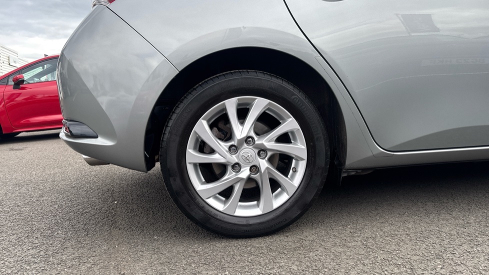 Toyota Auris 1.2T Icon Tech TSS 5dr Petrol Hatchback - Image 25