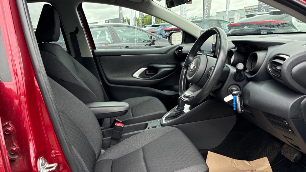 Toyota Yaris 1.5 Hybrid Design 5dr CVT Hybrid Hatchback - Image 12