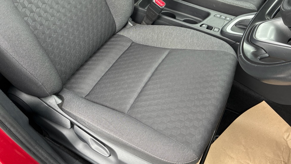 Toyota Yaris 1.5 Hybrid Design 5dr CVT Hybrid Hatchback - Image 17