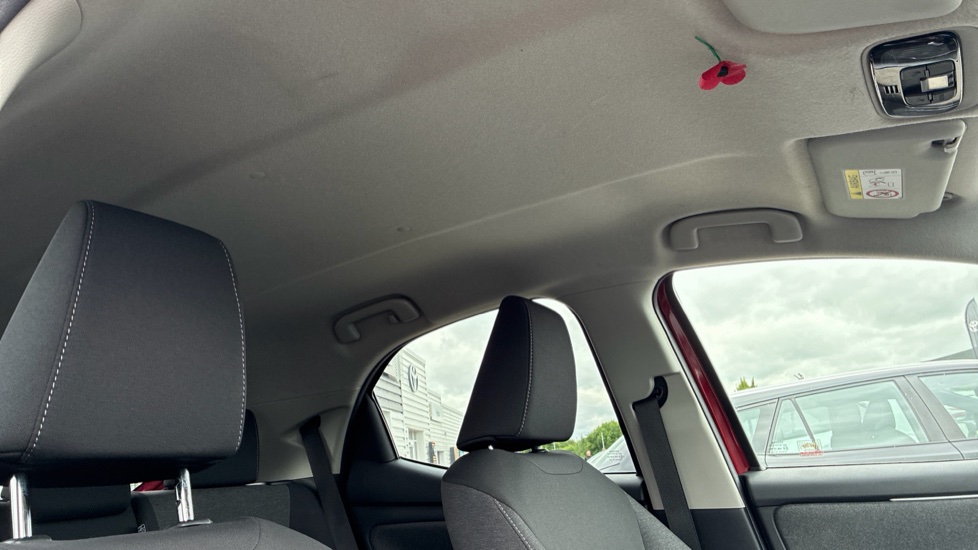 Toyota Yaris 1.5 Hybrid Design 5dr CVT Hybrid Hatchback - Image 19