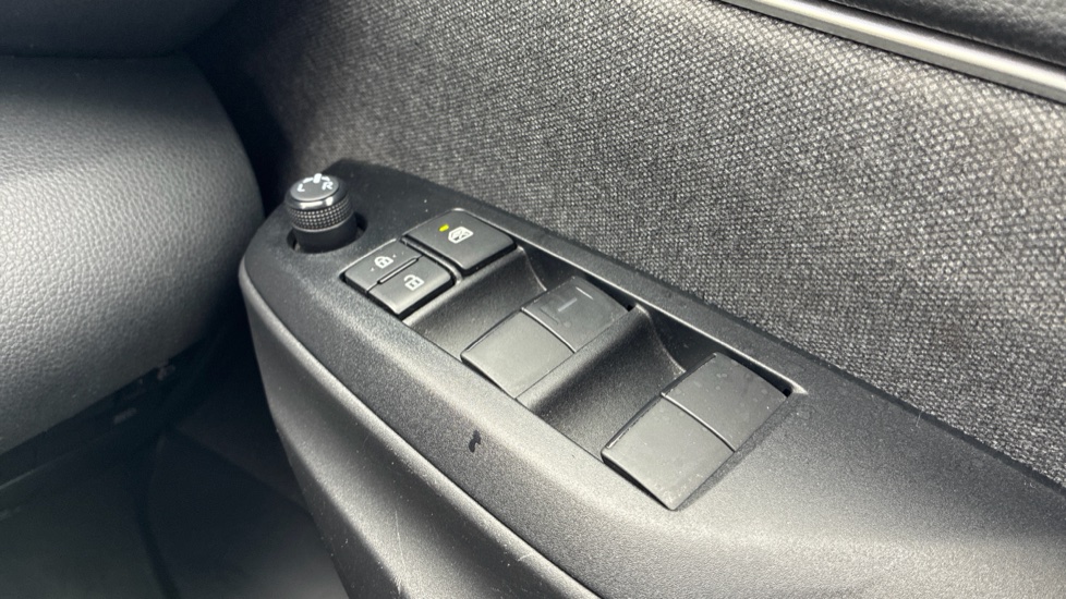 Toyota Yaris 1.5 Hybrid Design 5dr CVT Hybrid Hatchback - Image 31