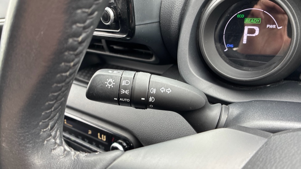 Toyota Yaris 1.5 Hybrid Design 5dr CVT Hybrid Hatchback - Image 33