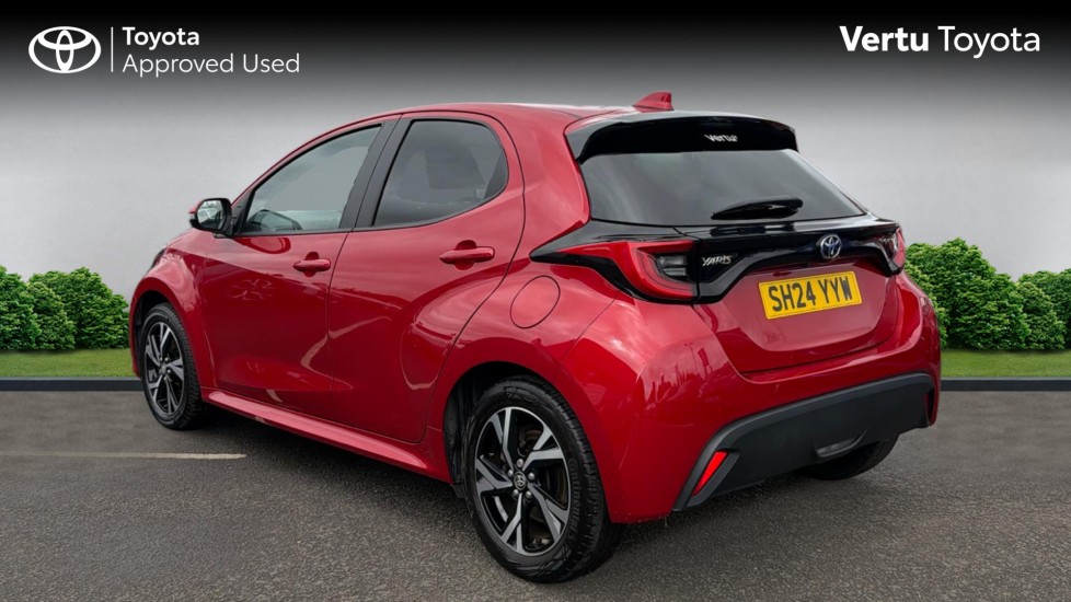 Toyota Yaris 1.5 Hybrid Design 5dr CVT Hybrid Hatchback - Image 4