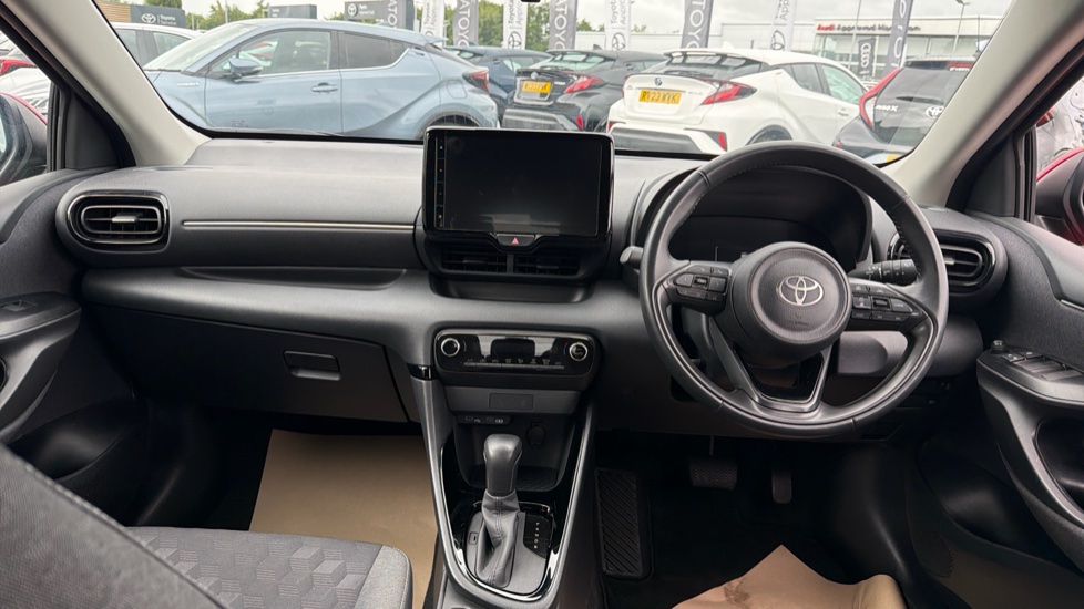 Toyota Yaris 1.5 Hybrid Design 5dr CVT Hybrid Hatchback - Image 6