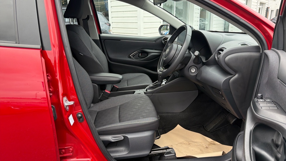Toyota Yaris 1.5 Hybrid Design 5dr CVT Hybrid Hatchback - Image 12