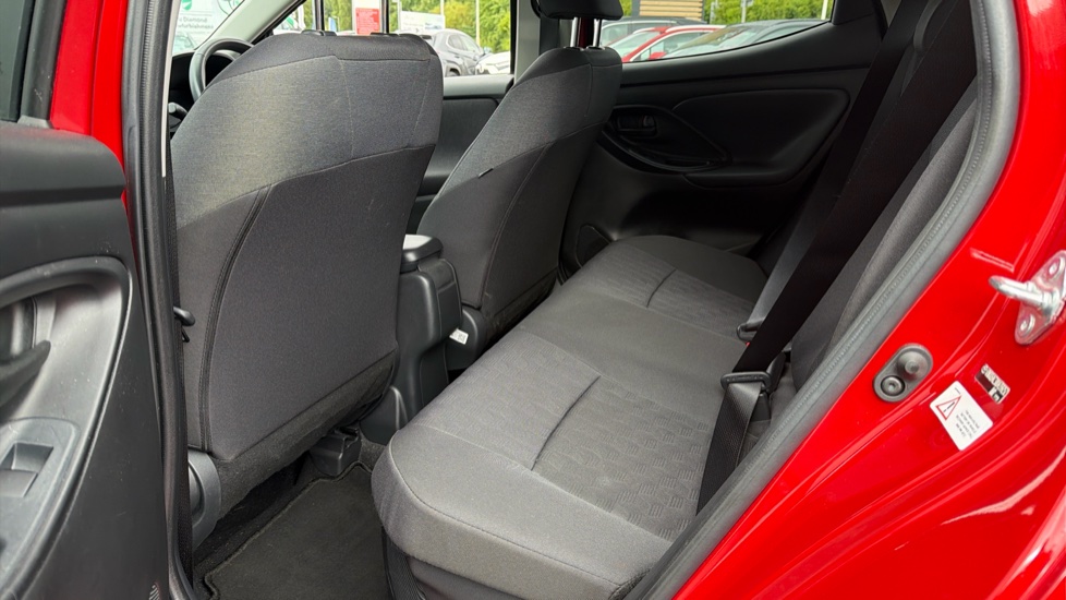 Toyota Yaris 1.5 Hybrid Design 5dr CVT Hybrid Hatchback - Image 15