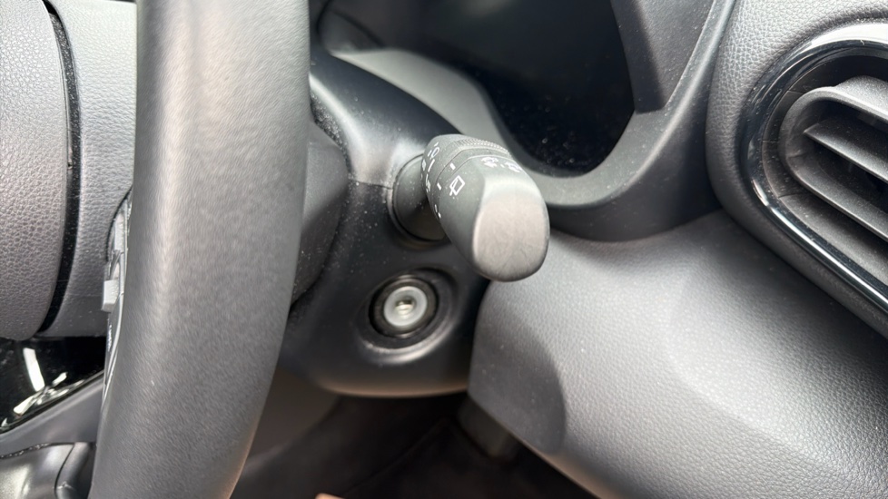 Toyota Yaris 1.5 Hybrid Design 5dr CVT Hybrid Hatchback - Image 16