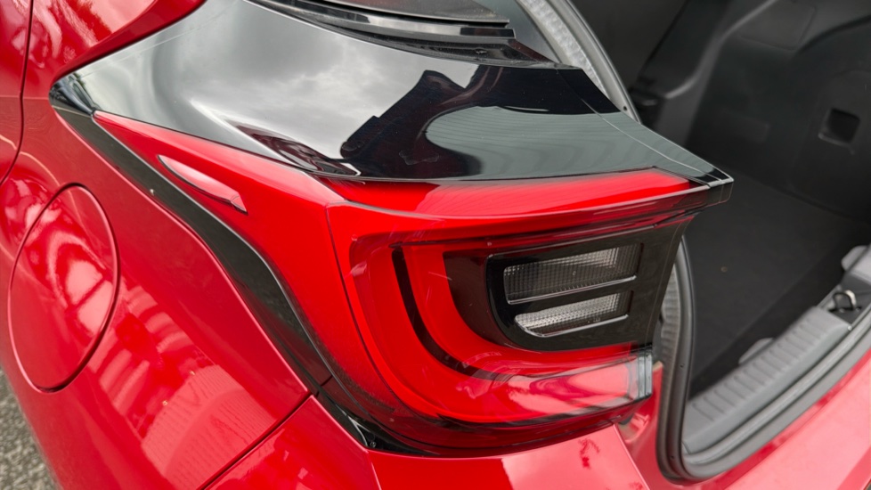 Toyota Yaris 1.5 Hybrid Design 5dr CVT Hybrid Hatchback - Image 21