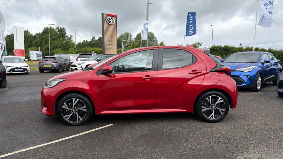 Toyota Yaris 1.5 Hybrid Design 5dr CVT Hybrid Hatchback - Image 24