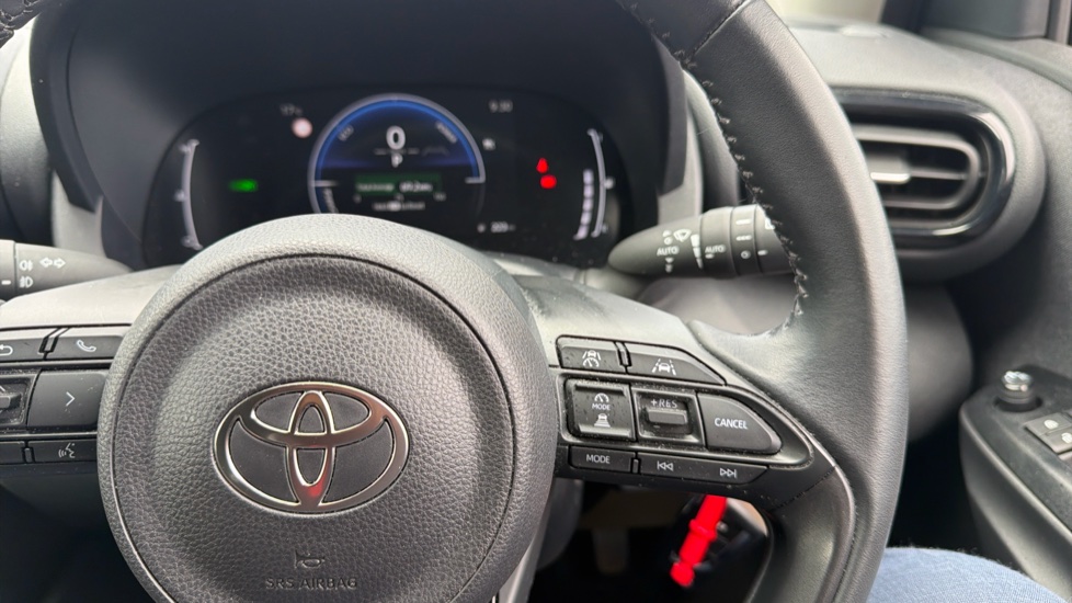 Toyota Yaris 1.5 Hybrid Design 5dr CVT Hybrid Hatchback - Image 38