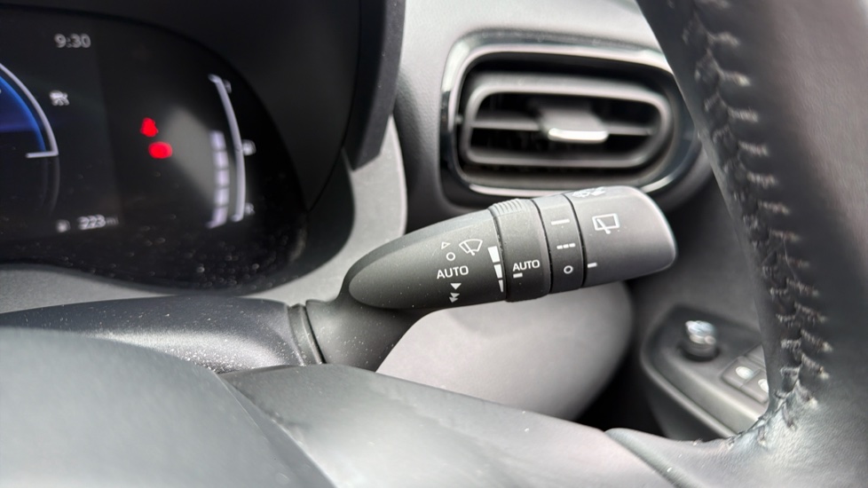 Toyota Yaris 1.5 Hybrid Design 5dr CVT Hybrid Hatchback - Image 39