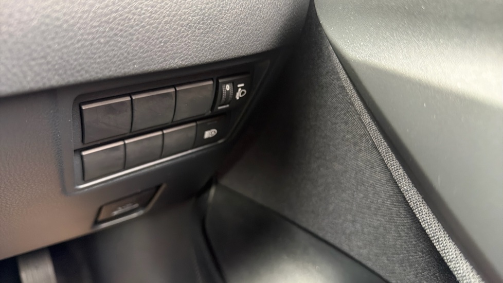 Toyota Yaris 1.5 Hybrid Design 5dr CVT Hybrid Hatchback - Image 43