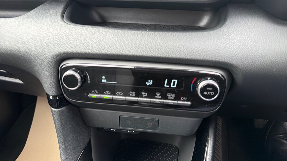 Toyota Yaris 1.5 Hybrid Design 5dr CVT Hybrid Hatchback - Image 46