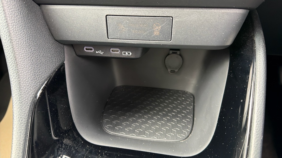 Toyota Yaris 1.5 Hybrid Design 5dr CVT Hybrid Hatchback - Image 47