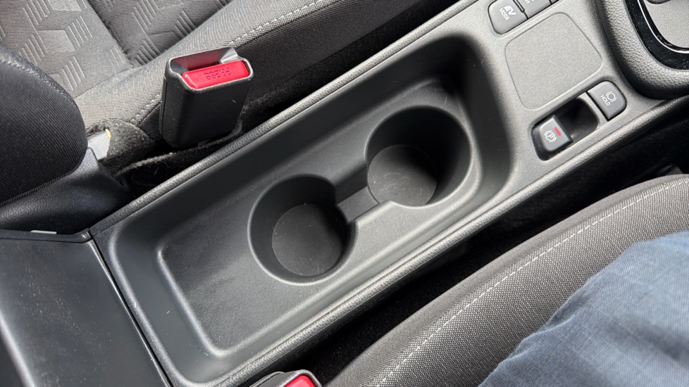 Toyota Yaris 1.5 Hybrid Design 5dr CVT Hybrid Hatchback - Image 50