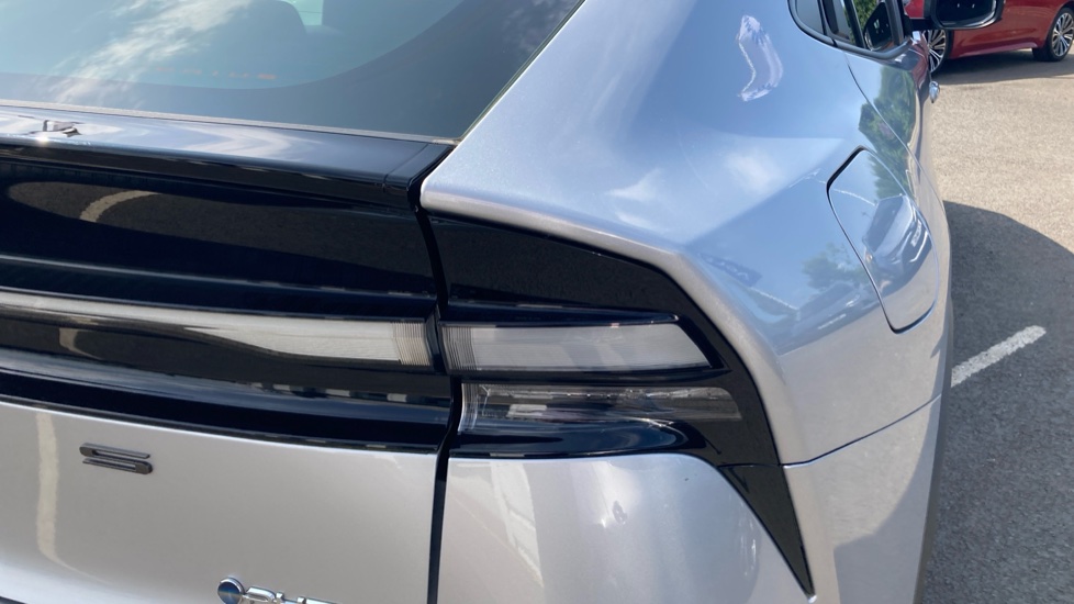 Toyota Prius 2.0 PHEV Design 5dr CVT Hatchback - Image 21